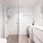 Apartment Bob W Gamle *
