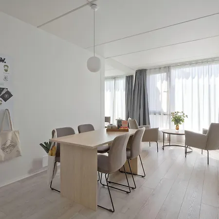 Bob W Gamle Apartment *